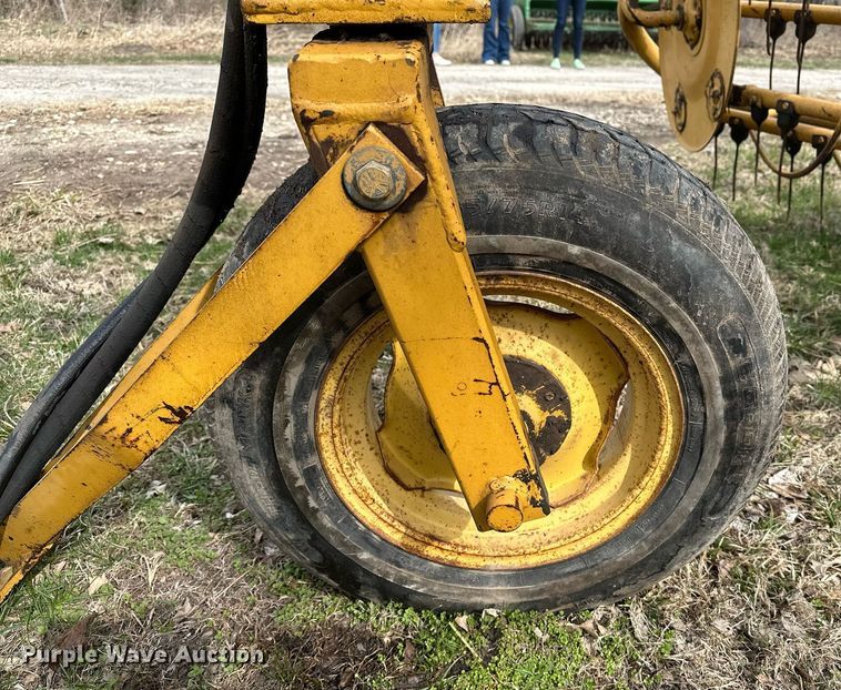 image for item DF8472 Vermeer R-9B hay rake