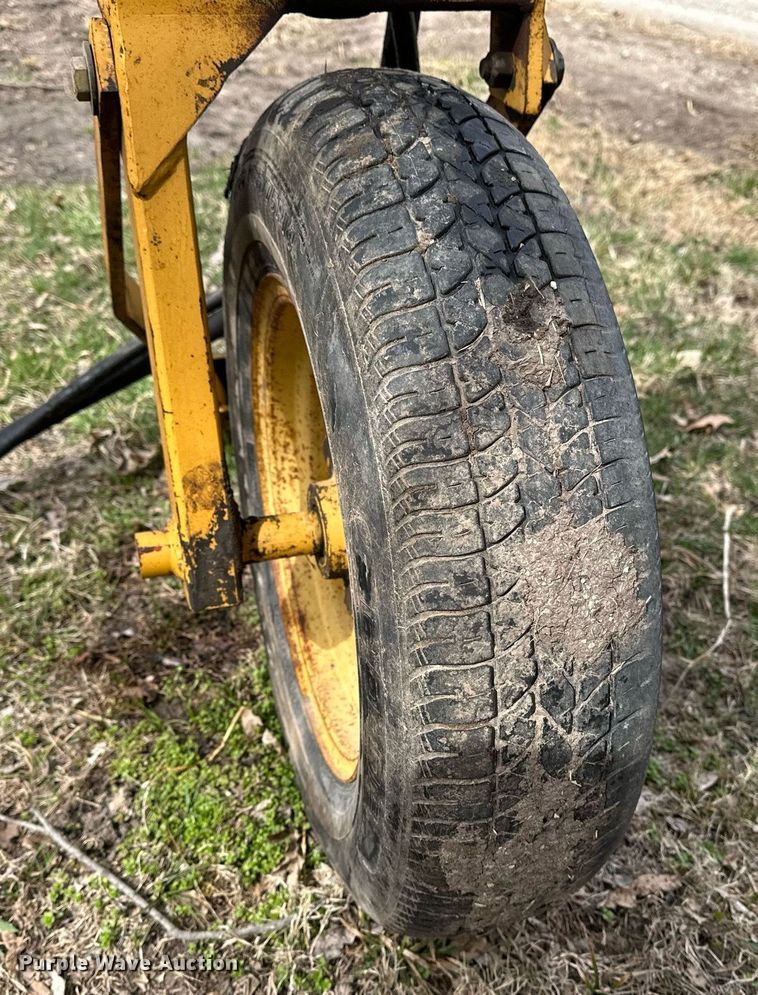 image for item DF8472 Vermeer R-9B hay rake