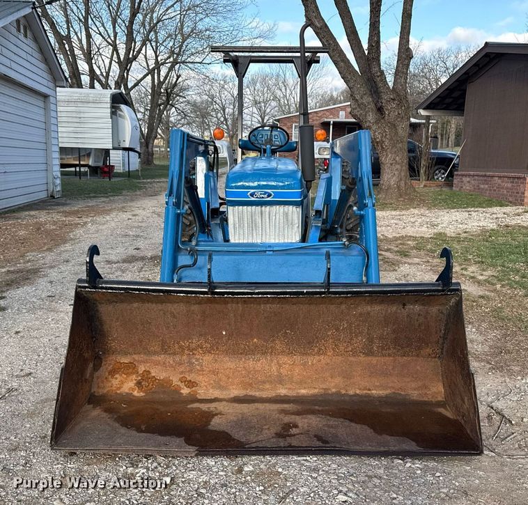 image for item DM5633 1985 Ford 2110 MFWD tractor