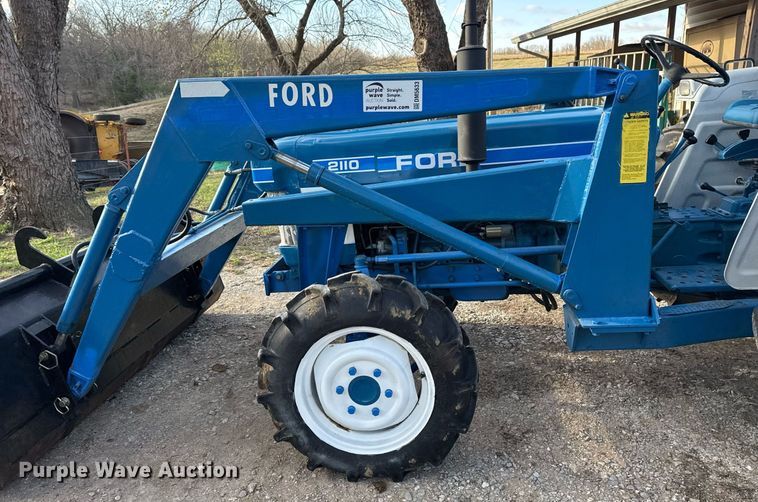 image for item DM5633 1985 Ford 2110 MFWD tractor