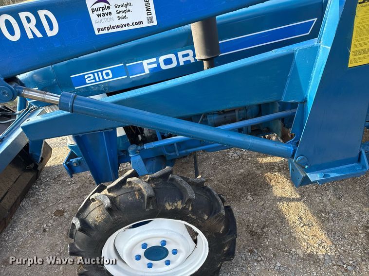 image for item DM5633 1985 Ford 2110 MFWD tractor