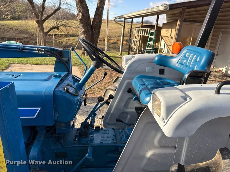 image for item DM5633 1985 Ford 2110 MFWD tractor