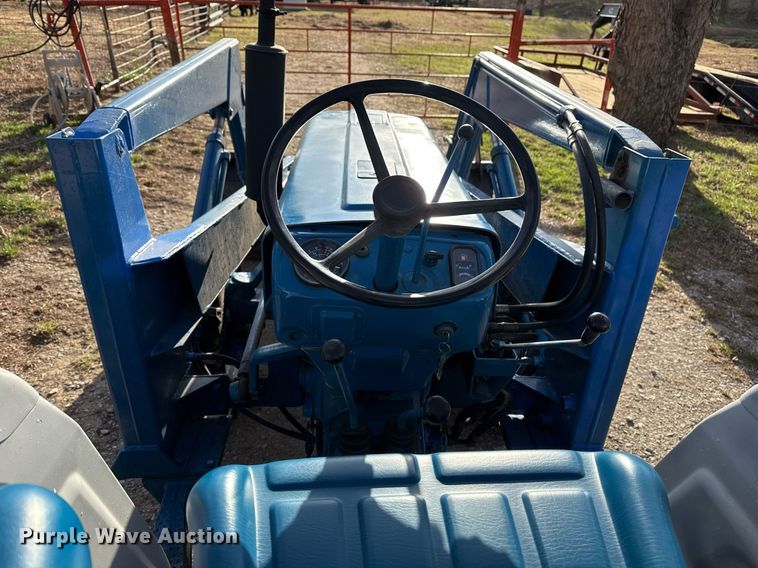 image for item DM5633 1985 Ford 2110 MFWD tractor