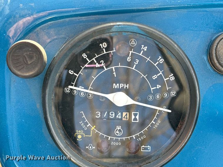 image for item DM5633 1985 Ford 2110 MFWD tractor