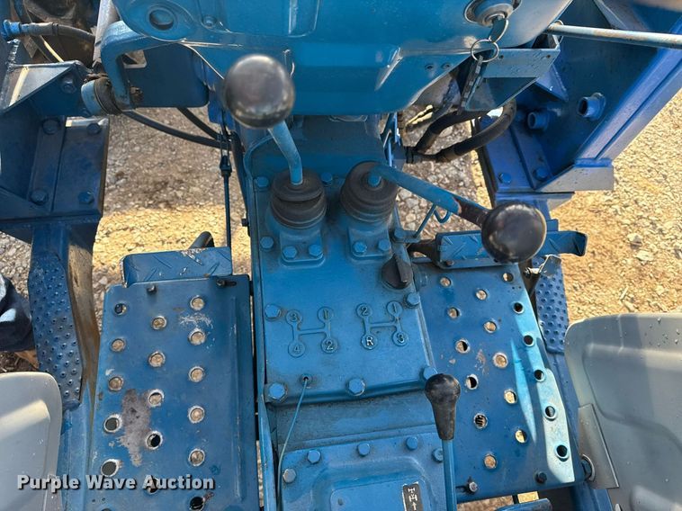 image for item DM5633 1985 Ford 2110 MFWD tractor