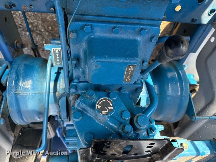 image for item DM5633 1985 Ford 2110 MFWD tractor