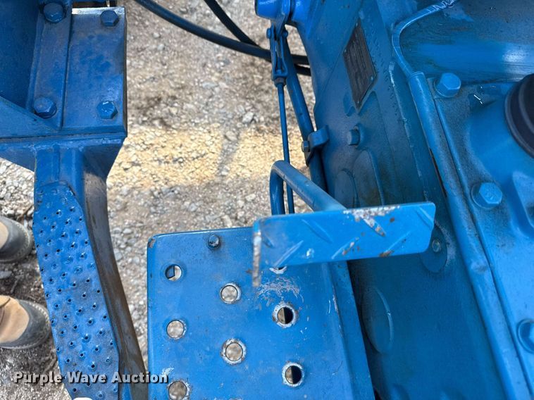 image for item DM5633 1985 Ford 2110 MFWD tractor