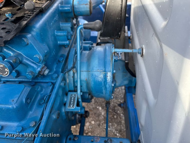 image for item DM5633 1985 Ford 2110 MFWD tractor