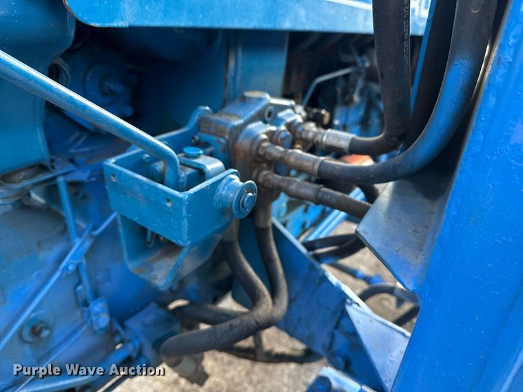 image for item DM5633 1985 Ford 2110 MFWD tractor