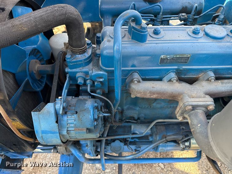 image for item DM5633 1985 Ford 2110 MFWD tractor