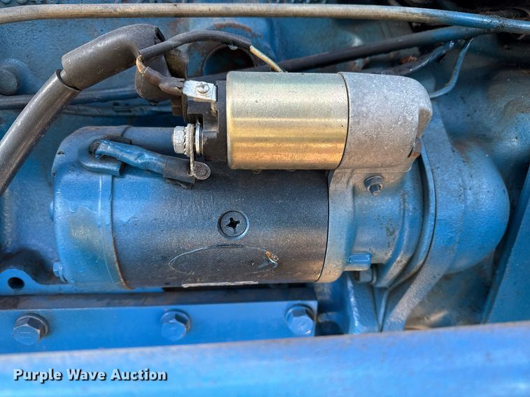 image for item DM5633 1985 Ford 2110 MFWD tractor