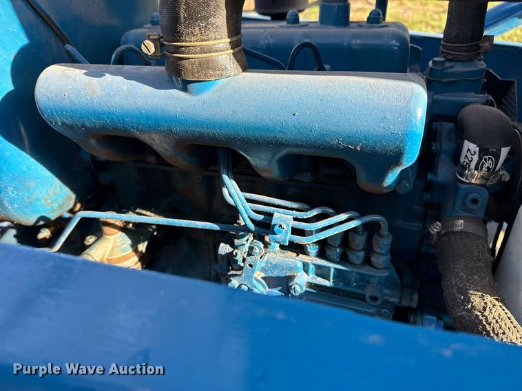 image for item DM5633 1985 Ford 2110 MFWD tractor