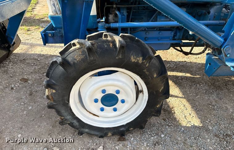 image for item DM5633 1985 Ford 2110 MFWD tractor