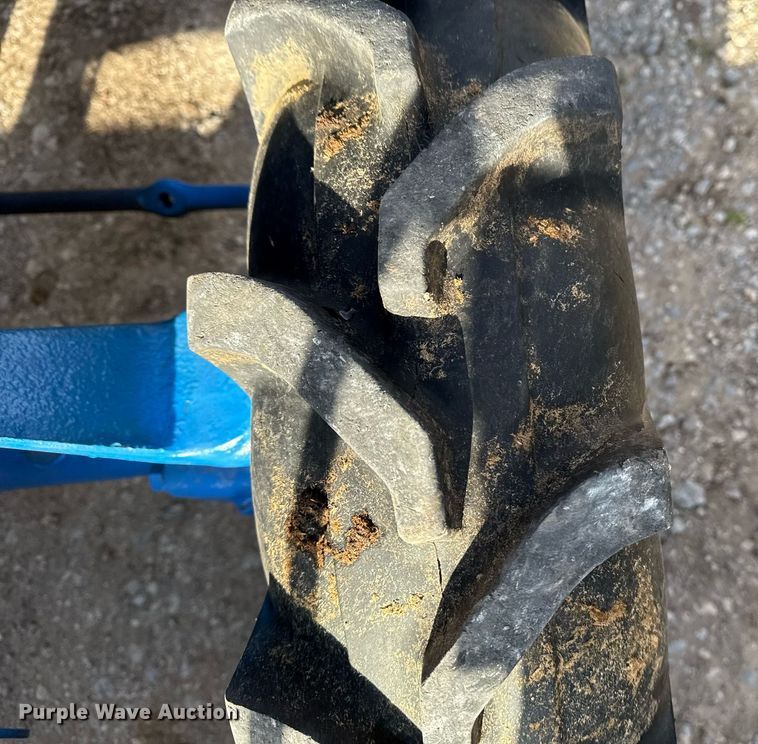 image for item DM5633 1985 Ford 2110 MFWD tractor