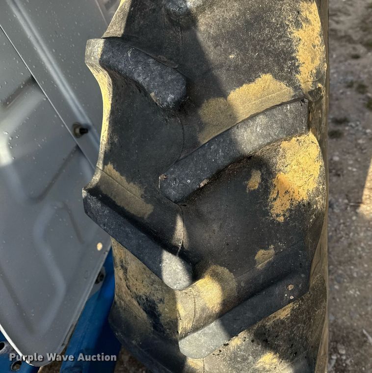 image for item DM5633 1985 Ford 2110 MFWD tractor