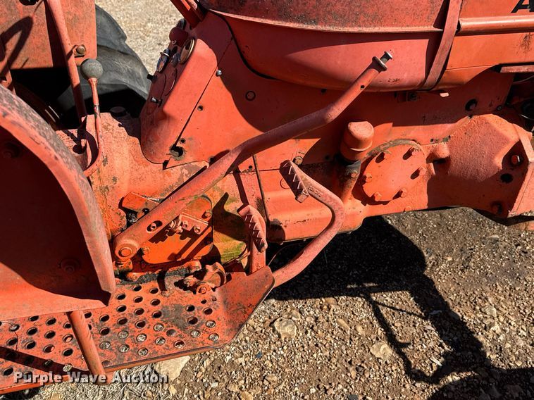image for item DO0449 Allis-Chalmers D14 tractor