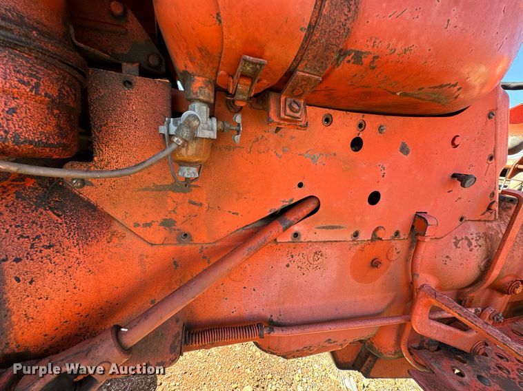 image for item DO0449 Allis-Chalmers D14 tractor