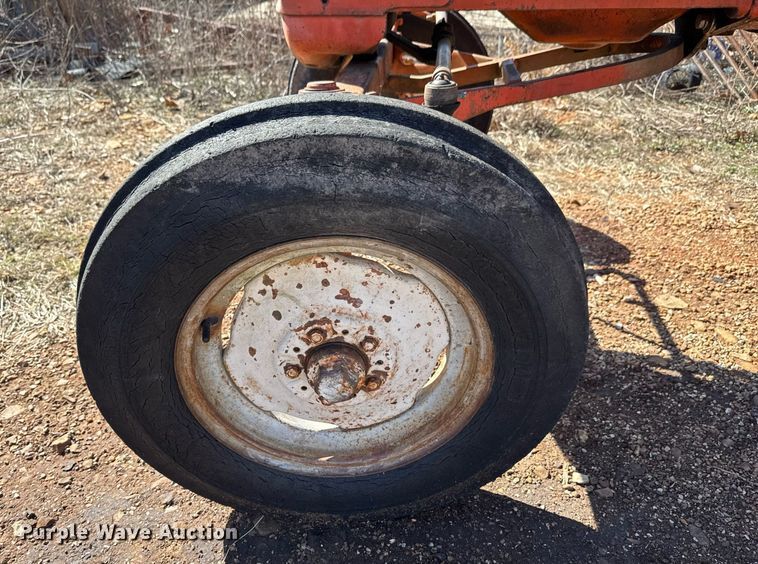 image for item DO0449 Allis-Chalmers D14 tractor