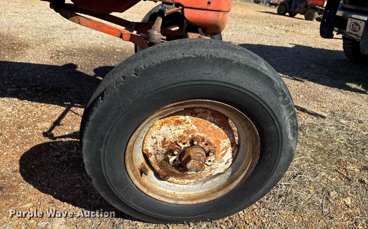 image for item DO0449 Allis-Chalmers D14 tractor