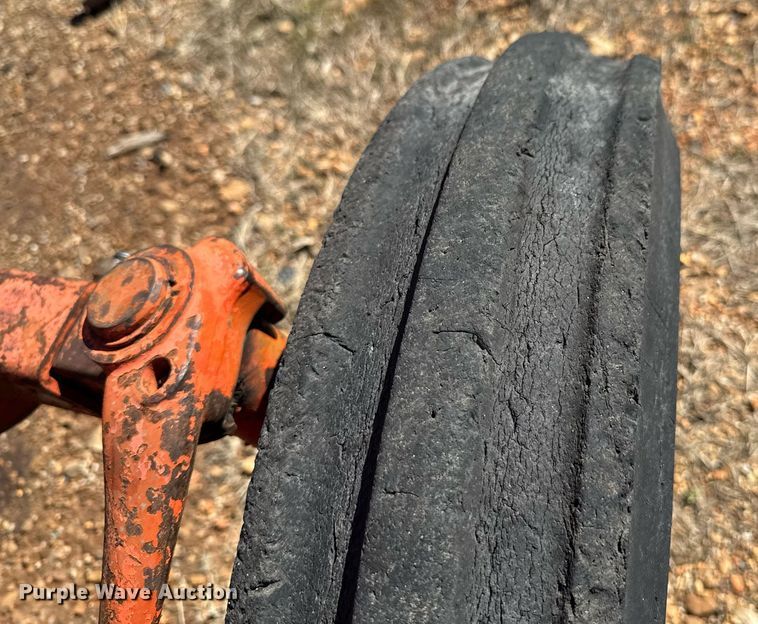 image for item DO0449 Allis-Chalmers D14 tractor