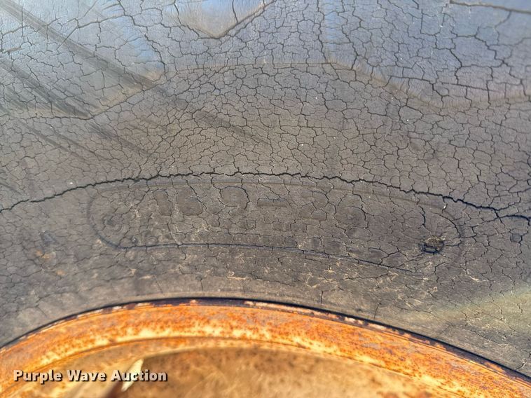 image for item DO0449 Allis-Chalmers D14 tractor