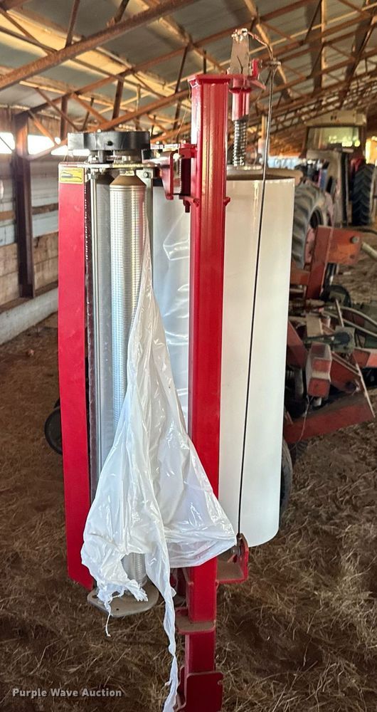 image for item DO0450 2016 Anderson RB-200 bale wrapper