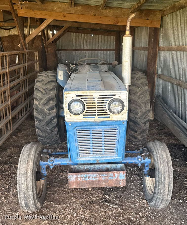 image for item DO0451 Long 1563 tractor