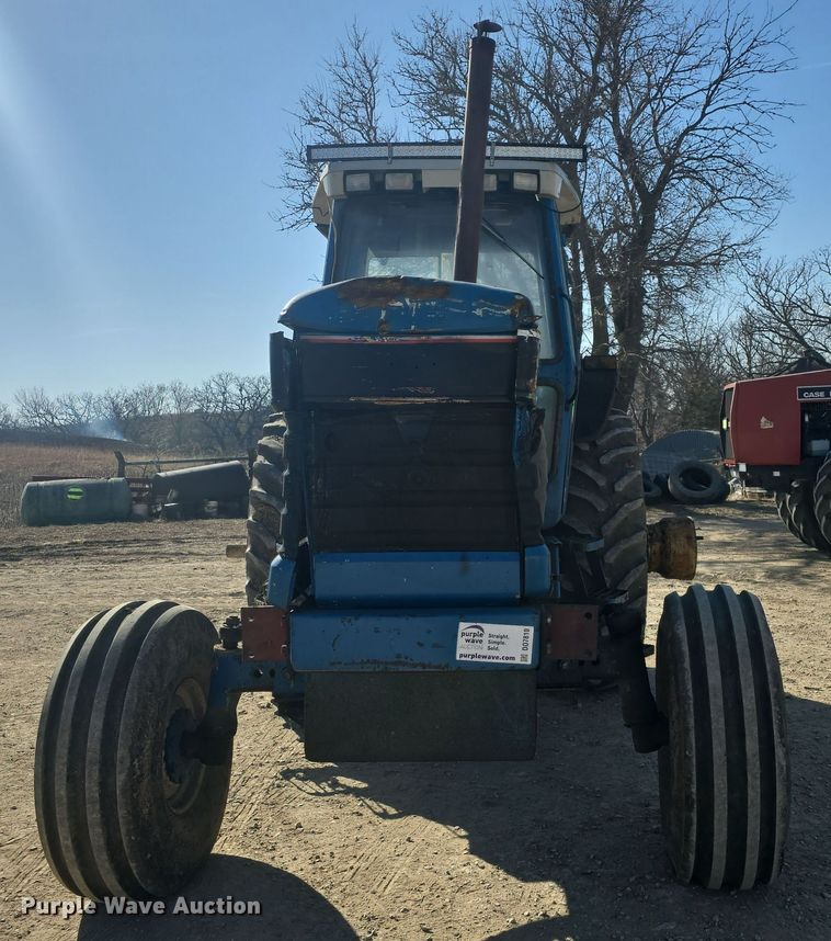 image for item DO7810 Ford 8730 tractor