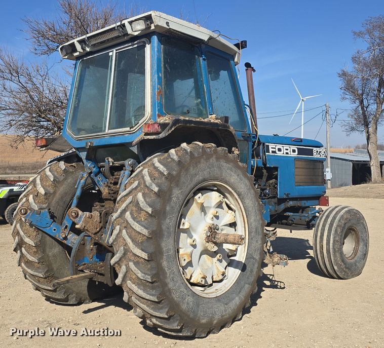 image for item DO7810 Ford 8730 tractor