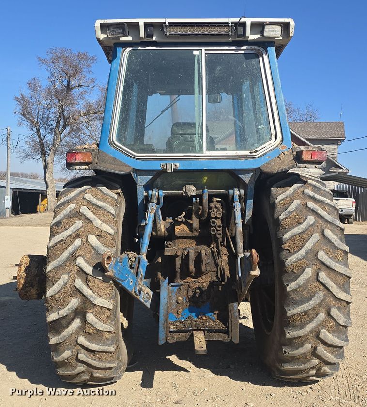 image for item DO7810 Ford 8730 tractor