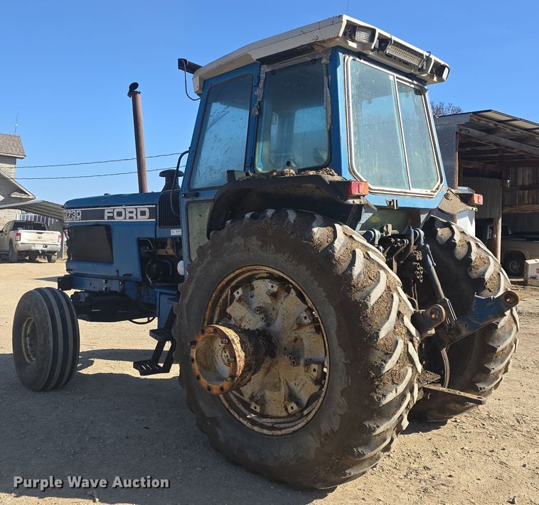 image for item DO7810 Ford 8730 tractor