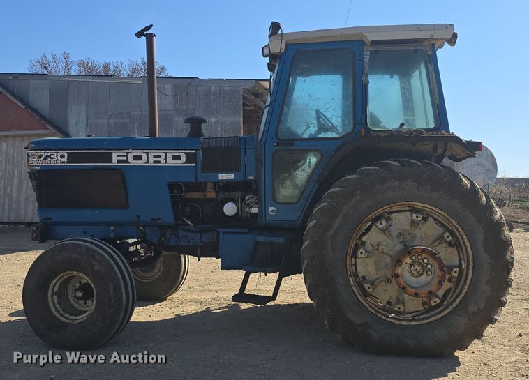 image for item DO7810 Ford 8730 tractor