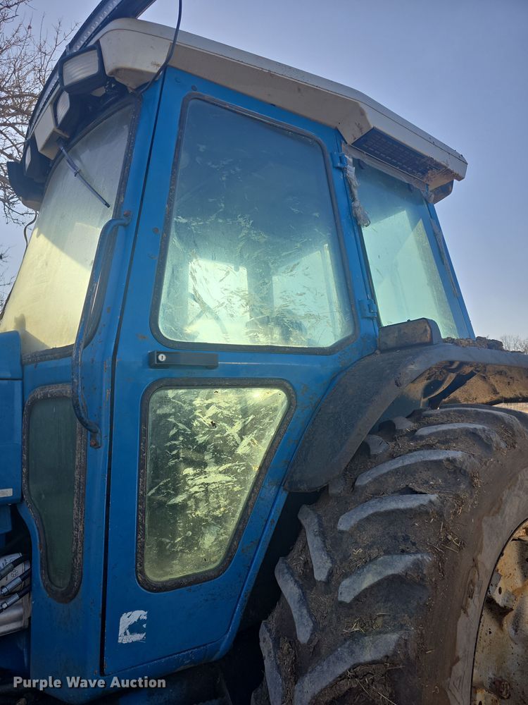 image for item DO7810 Ford 8730 tractor