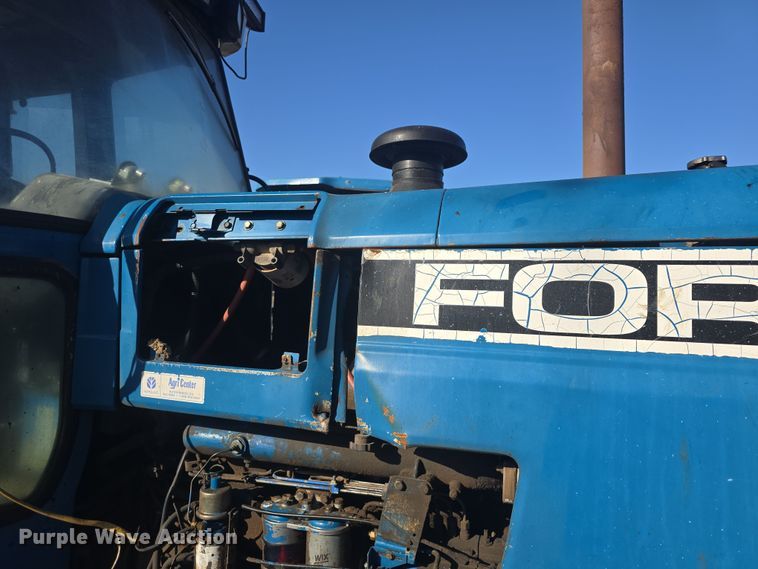image for item DO7810 Ford 8730 tractor