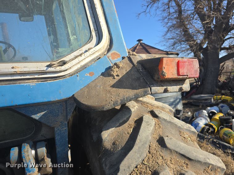 image for item DO7810 Ford 8730 tractor