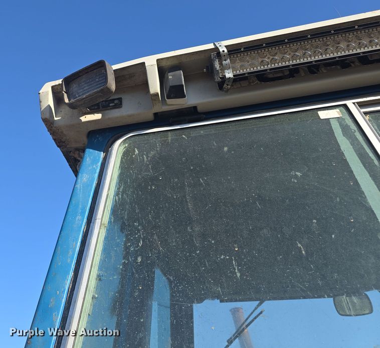 image for item DO7810 Ford 8730 tractor