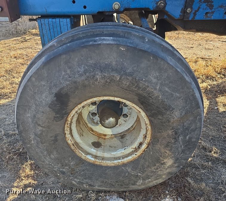 image for item DO7810 Ford 8730 tractor