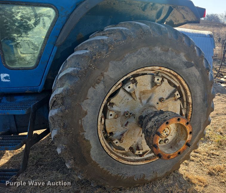 image for item DO7810 Ford 8730 tractor