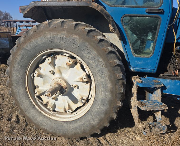 image for item DO7810 Ford 8730 tractor