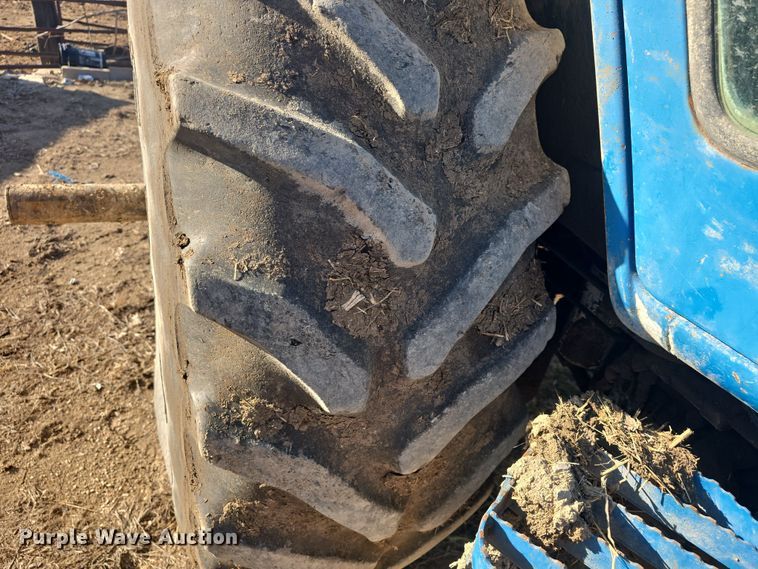 image for item DO7810 Ford 8730 tractor