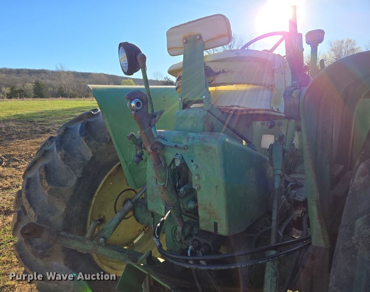 image for item DP6233 1966 John Deere 3020 tractor