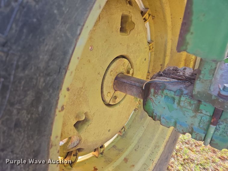 image for item DP6233 1966 John Deere 3020 tractor