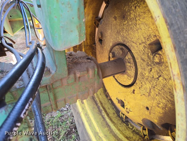 image for item DP6233 1966 John Deere 3020 tractor