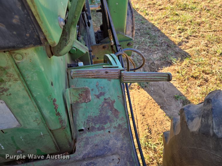 image for item DP6233 1966 John Deere 3020 tractor