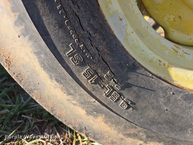 image for item DP6233 1966 John Deere 3020 tractor