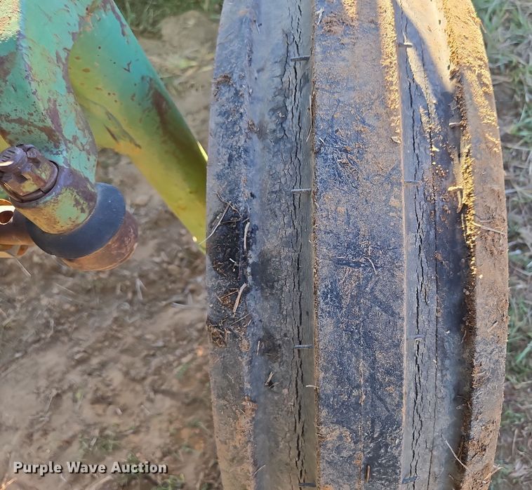 image for item DP6233 1966 John Deere 3020 tractor