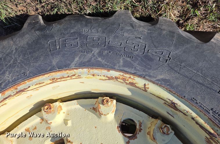 image for item DP6233 1966 John Deere 3020 tractor