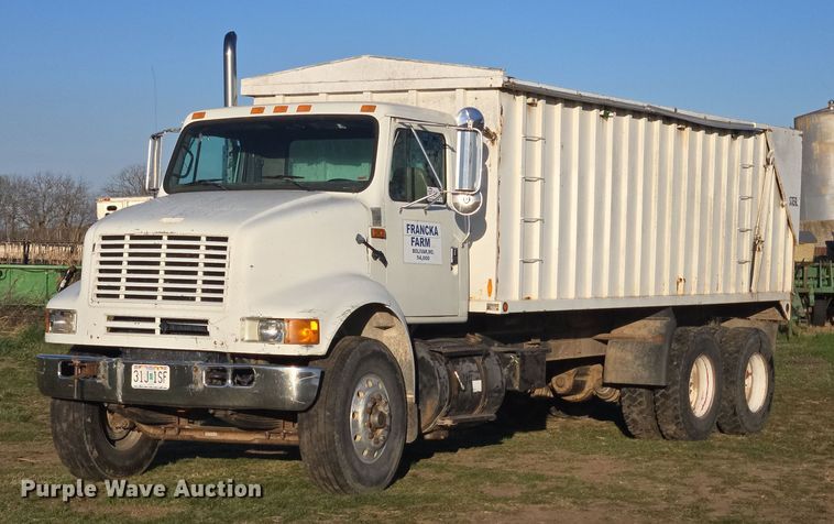 image for item DP6245 1991 International 8100  grain truck