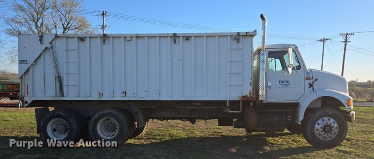 image for item DP6245 1991 International 8100  grain truck