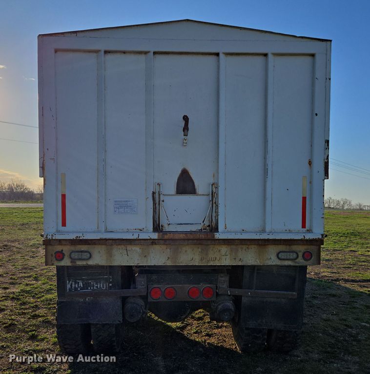 image for item DP6245 1991 International 8100  grain truck